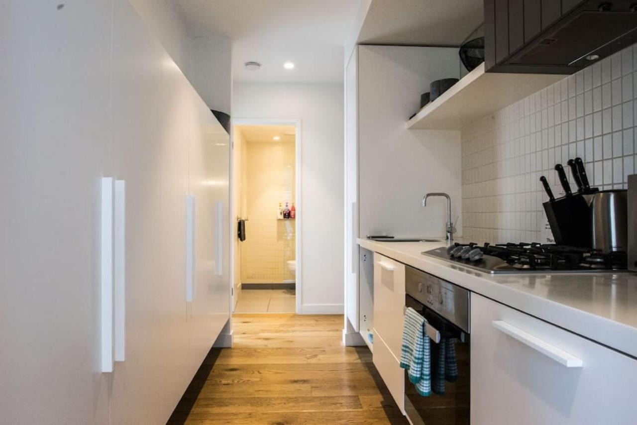 Readyset Apartments At Emerald Мельбурн Экстерьер фото