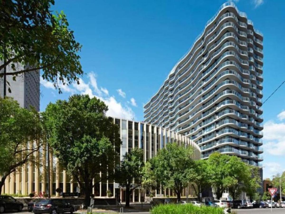 Readyset Apartments At Emerald Мельбурн Экстерьер фото