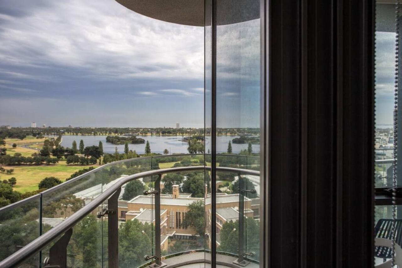 Readyset Apartments At Emerald Мельбурн Экстерьер фото