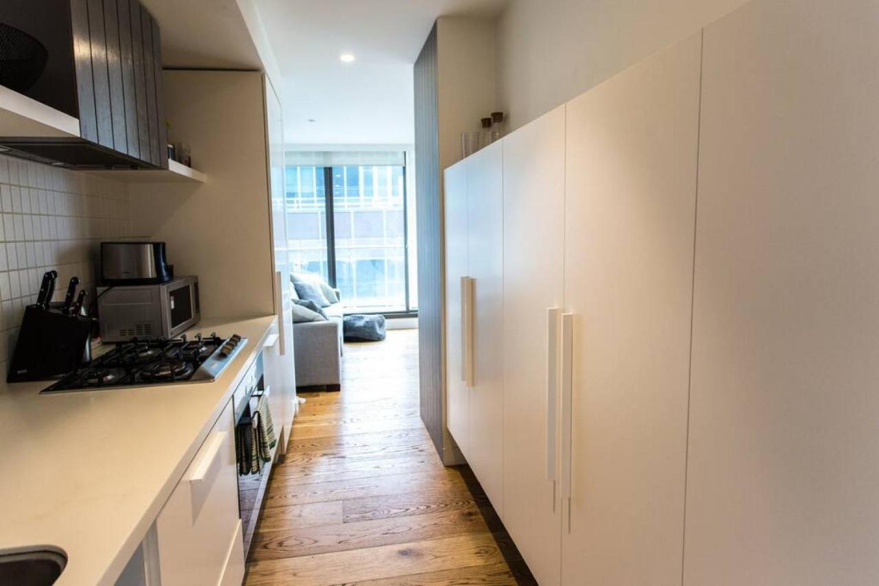 Readyset Apartments At Emerald Мельбурн Экстерьер фото