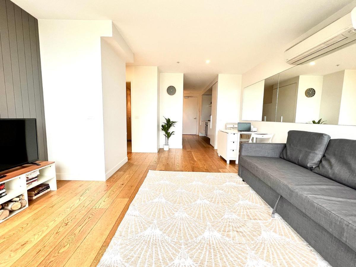 Readyset Apartments At Emerald Мельбурн Экстерьер фото